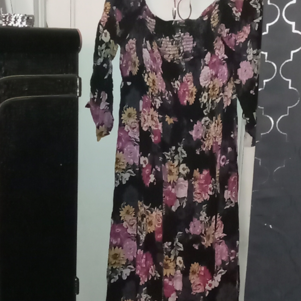 Dress - Picture 2 of 3